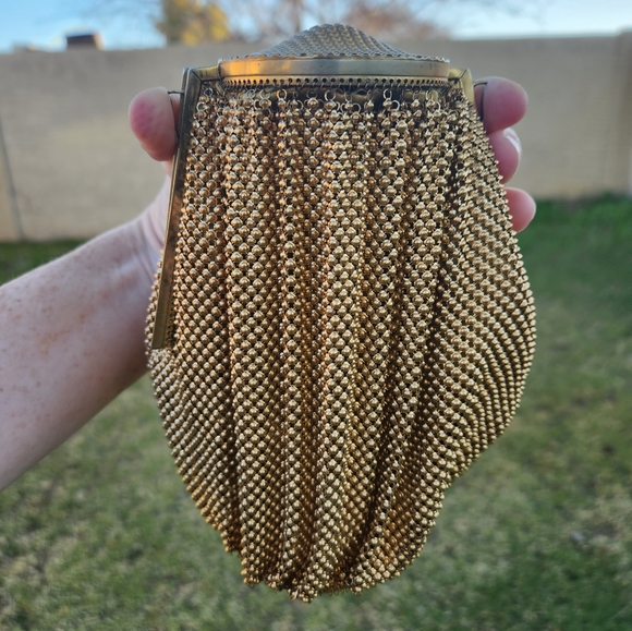 1930s unique Schiaparelli Whiting And Davis Mesh Bag - Picture 4 of 10